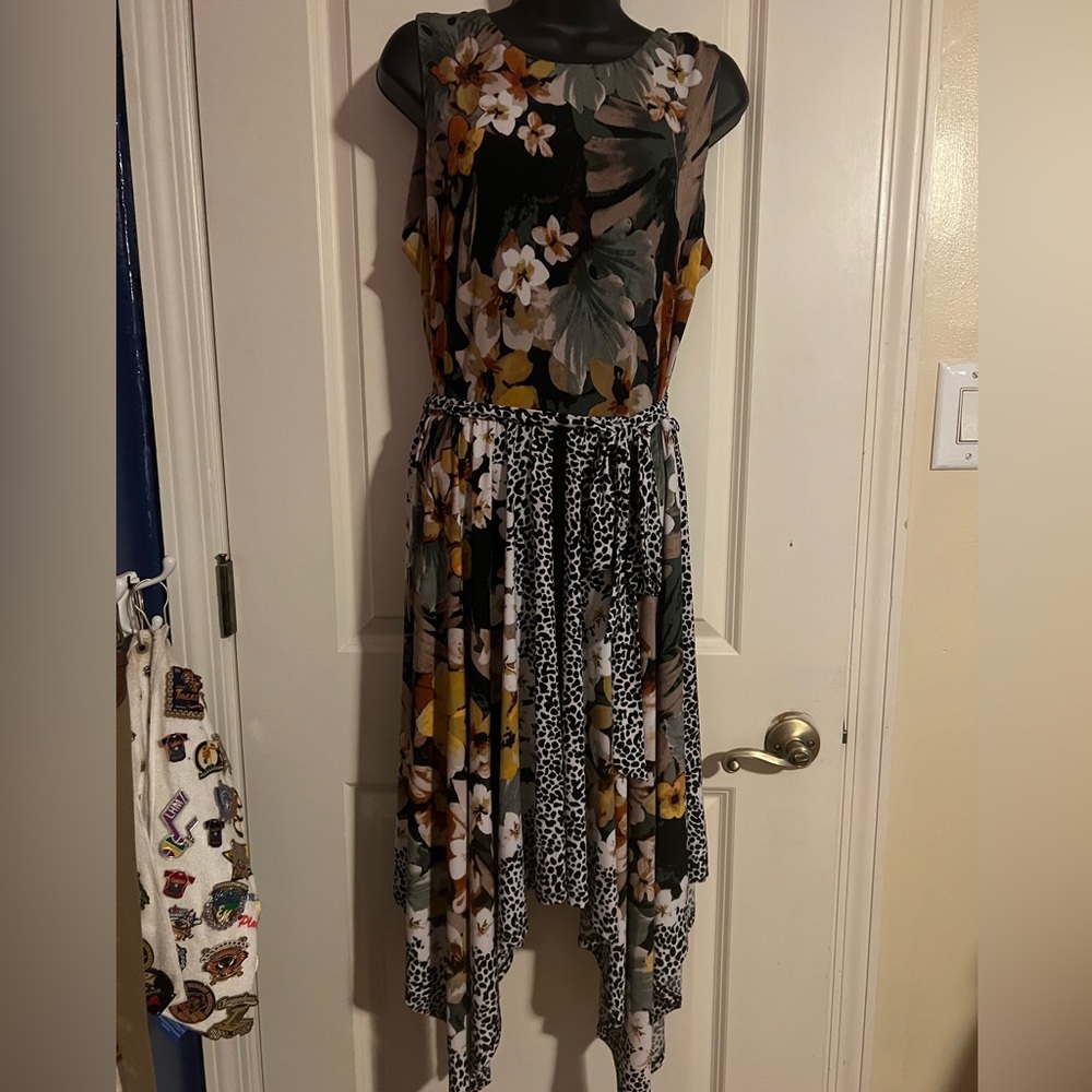 Roz & Ali beautiful mixed pattern dress